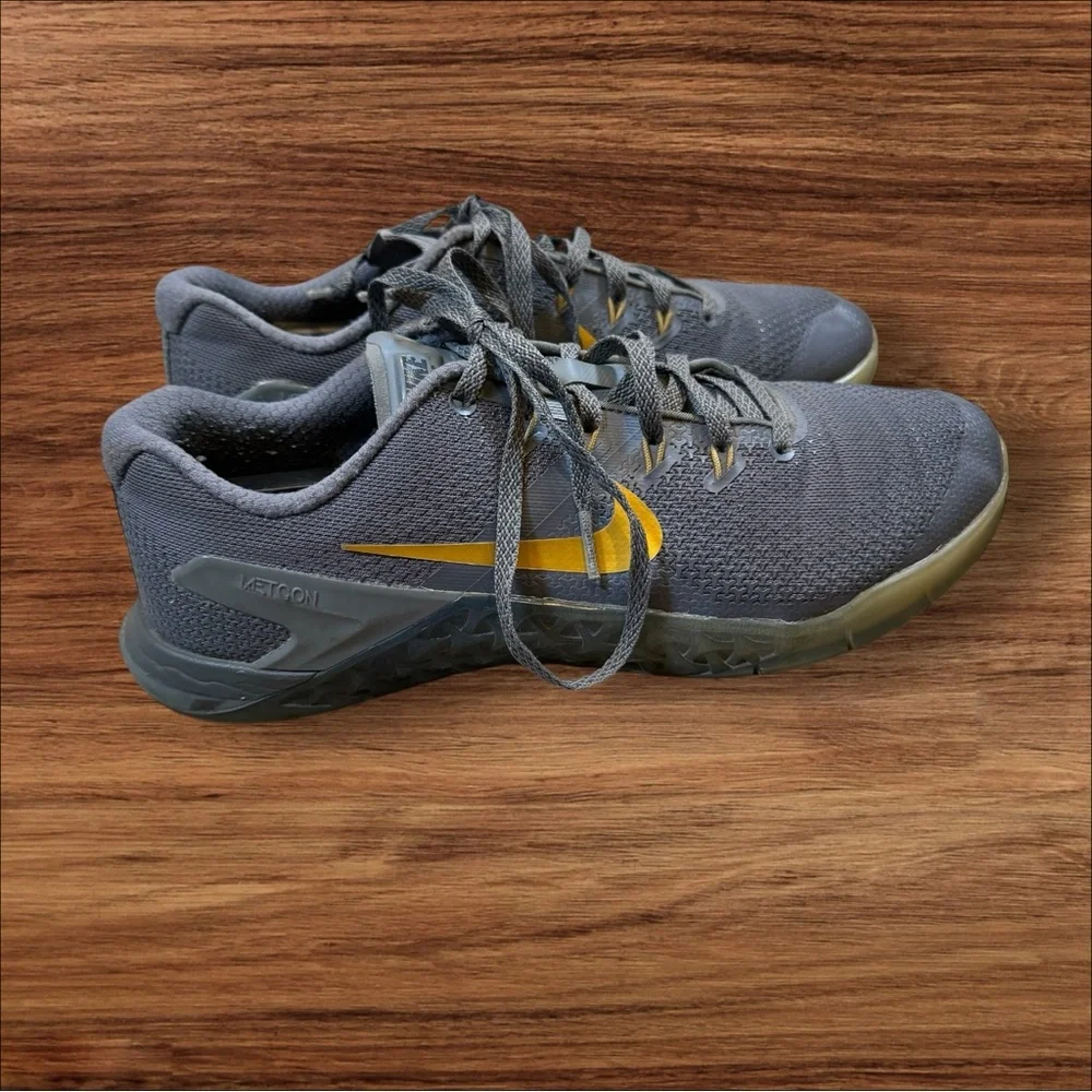 Nike Metcon 4 Training Sneakers Size 10‎ Women’s AR5136-991 Grey